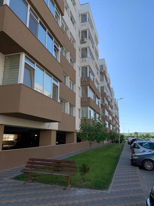 Lovely Bacau 1 Bedroom Apartment Εξωτερικό φωτογραφία